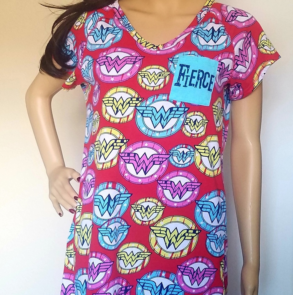 WONDER WOMAN Logo Fierce Pajama Sleep Shirt